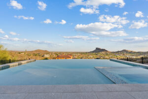 infinity edge pool in scottsdale az - built by Patriot Pools.