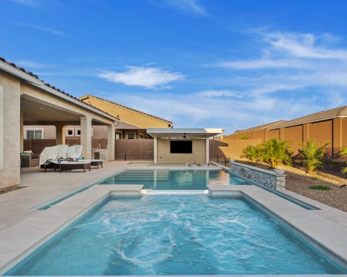 backyard swimming pool and spa in queen creek.